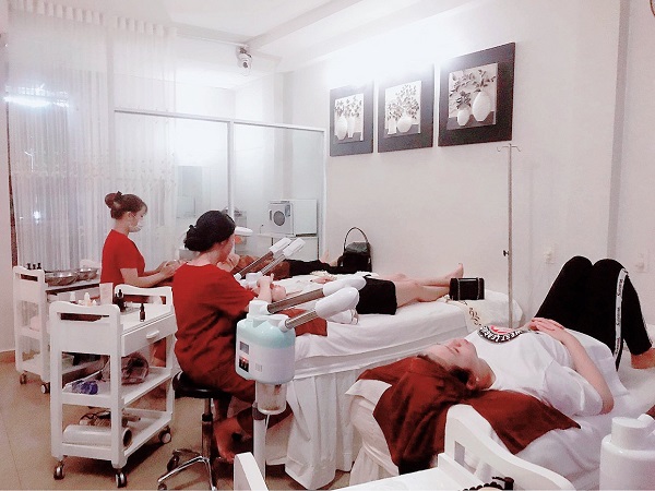 Công Nghệ Và Thiết Bị Tại Yến Clinic