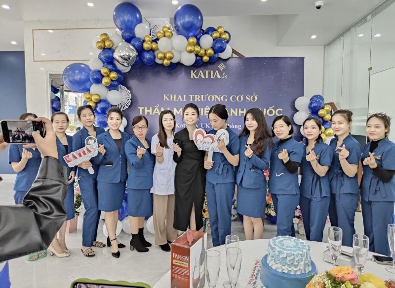 Đội ngũ bác sĩ và chuyên gia tại Thẩm mỹ viện Katia